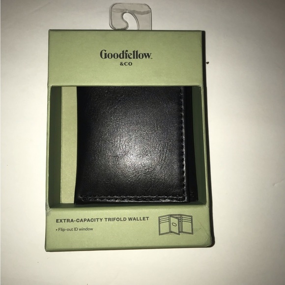 GOODFELLOW & Co Tri fold wallet - Picture 1 of 6